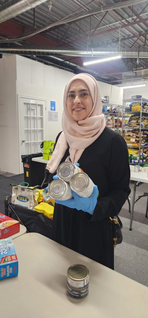 Volunteers at Halal Food Bank Canada, photo 5 of 20