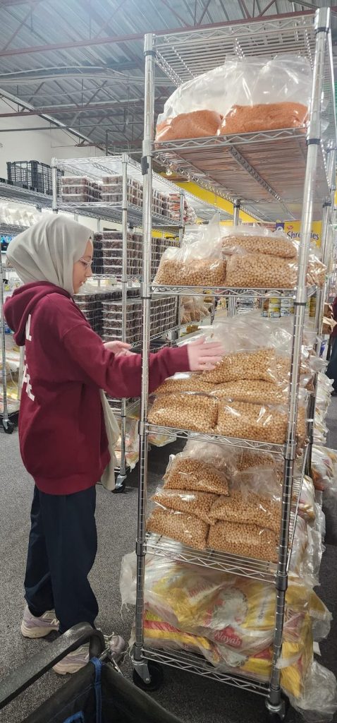 Volunteers at Halal Food Bank Canada, photo 12 of 20