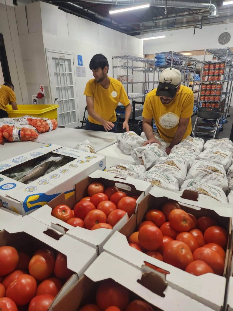 Volunteers at Halal Food Bank Canada, photo 16 of 20